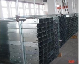 托盘式钢制桥架